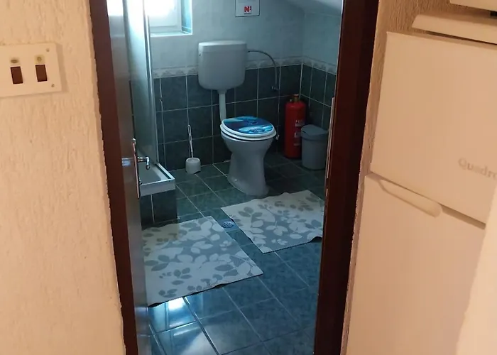 With Parking Spaces Nska, Krk - 23196 * مالينسكا